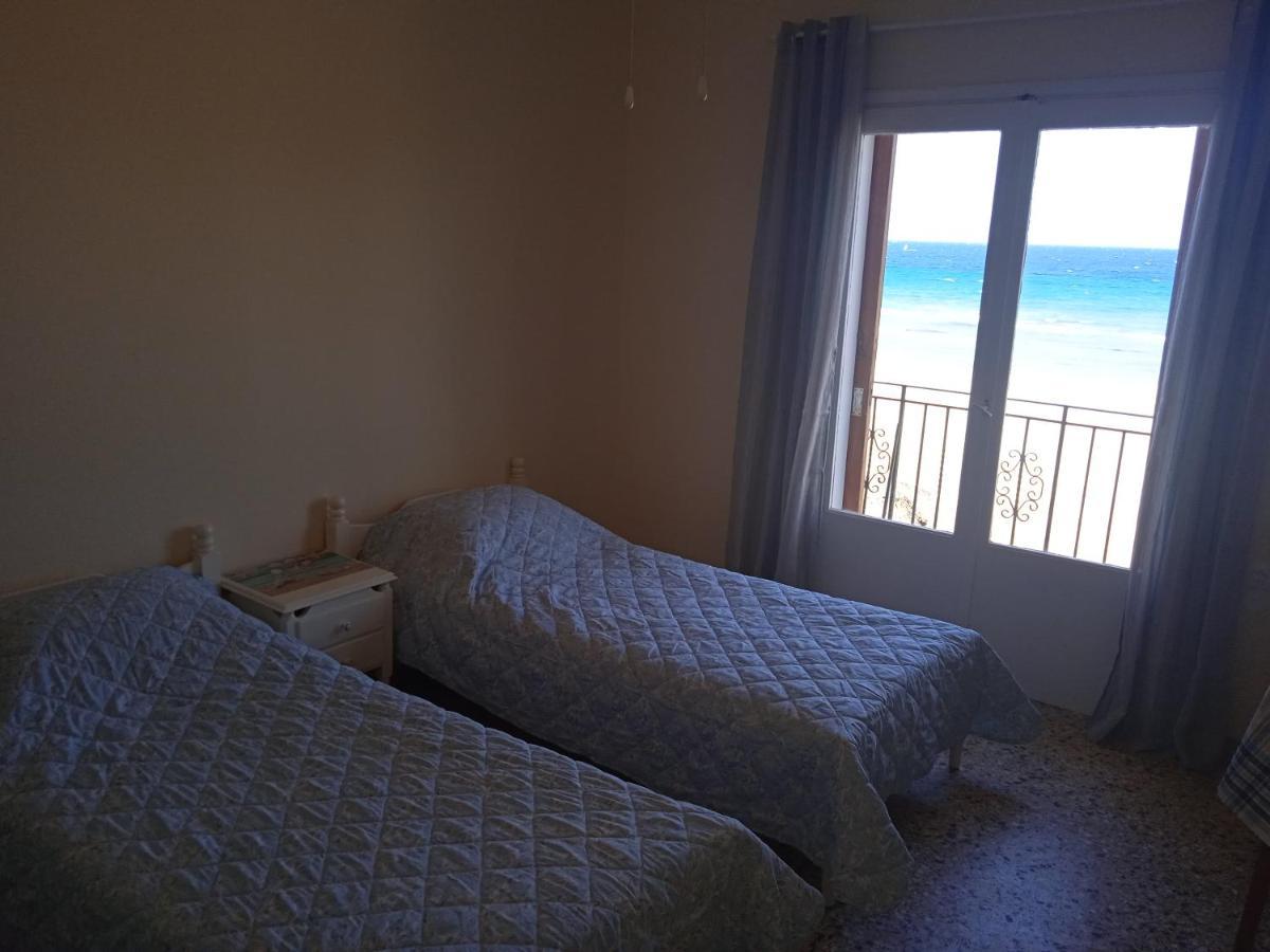 Apartment On The Beach Artemida  Buitenkant foto