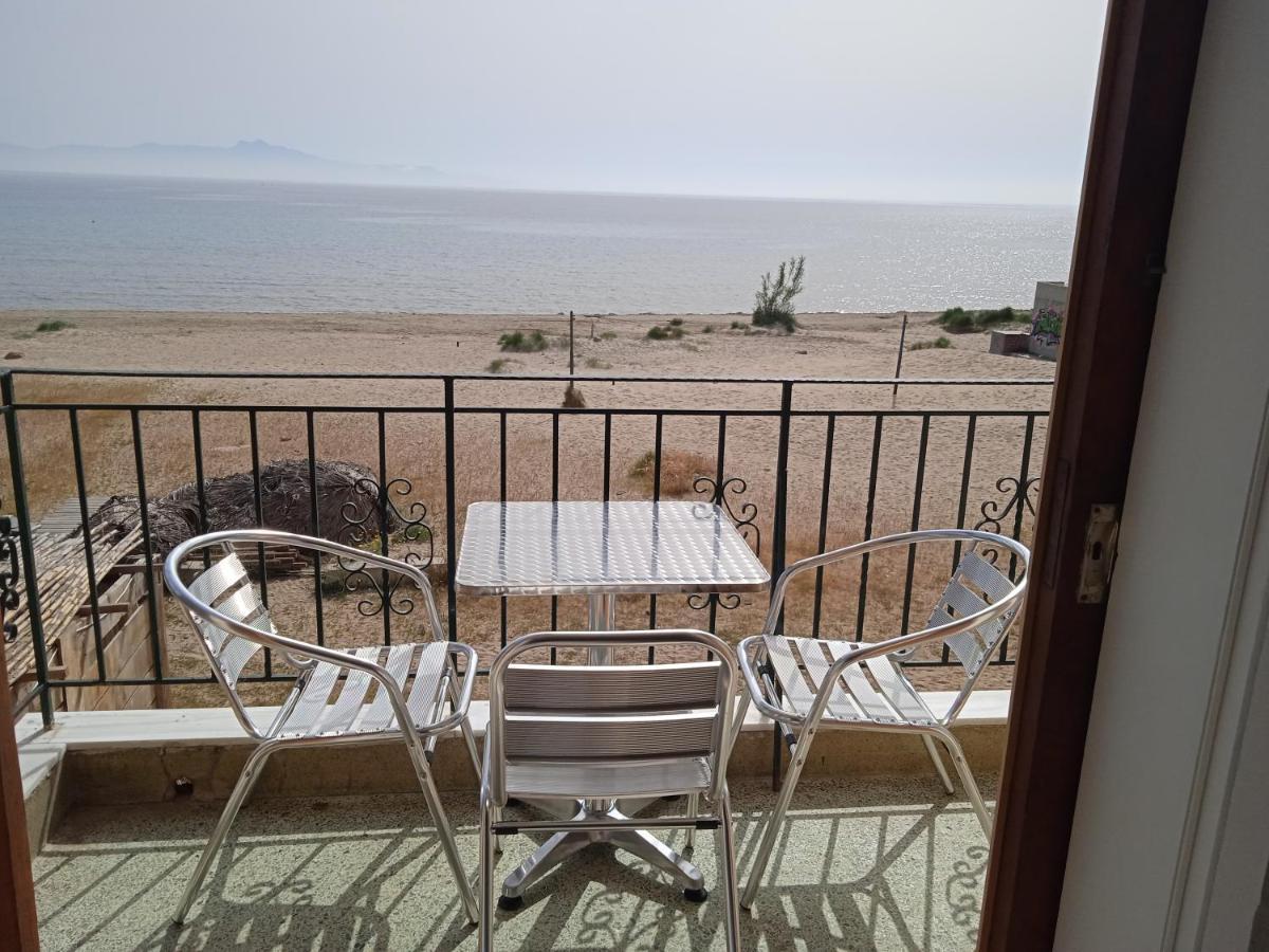 Apartment On The Beach Artemida  Buitenkant foto